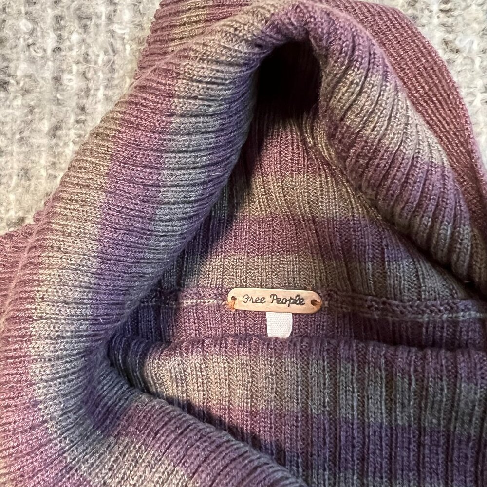 Free People ribbed, slim fit, striped, 3/4 sleeve turtleneck. Purple and gray, M